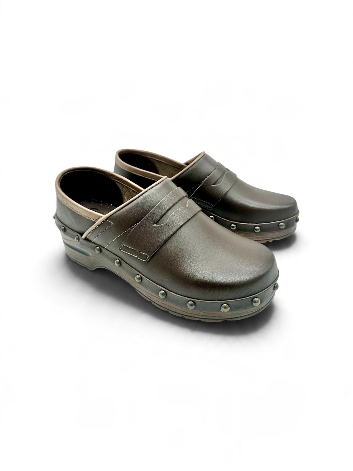 COLLEGE CLOG BROWN
