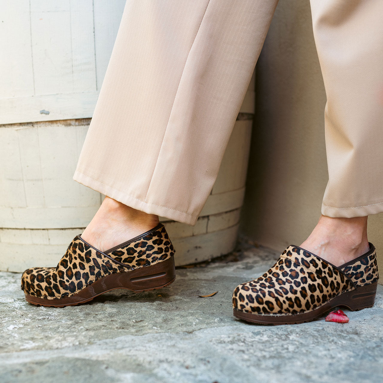 leopardo clog